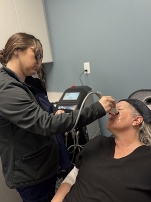 Dr. Aelvoet performing Diamond procedure